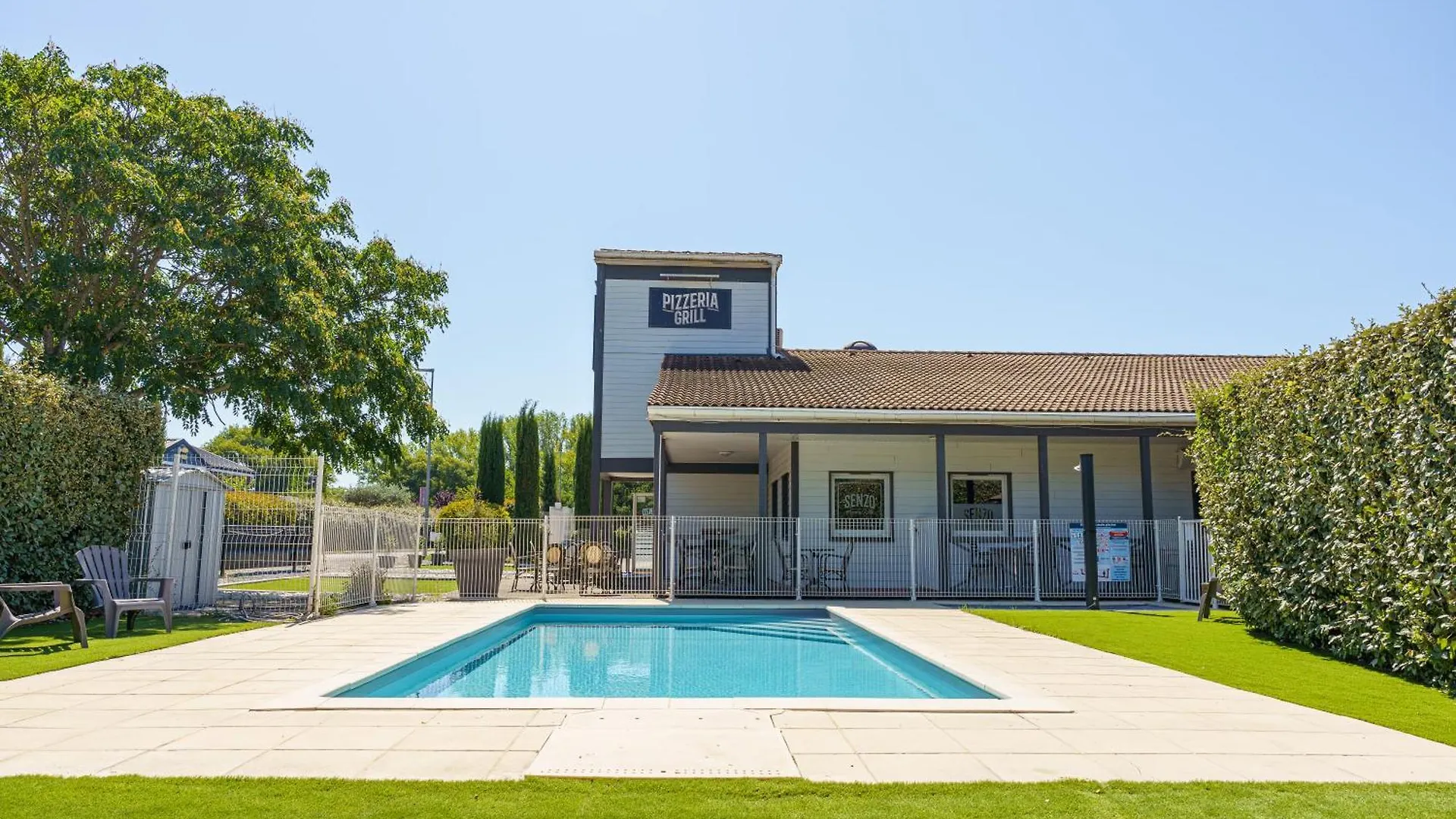 Brit Hotel Confort Manosque Cadarache 3*,